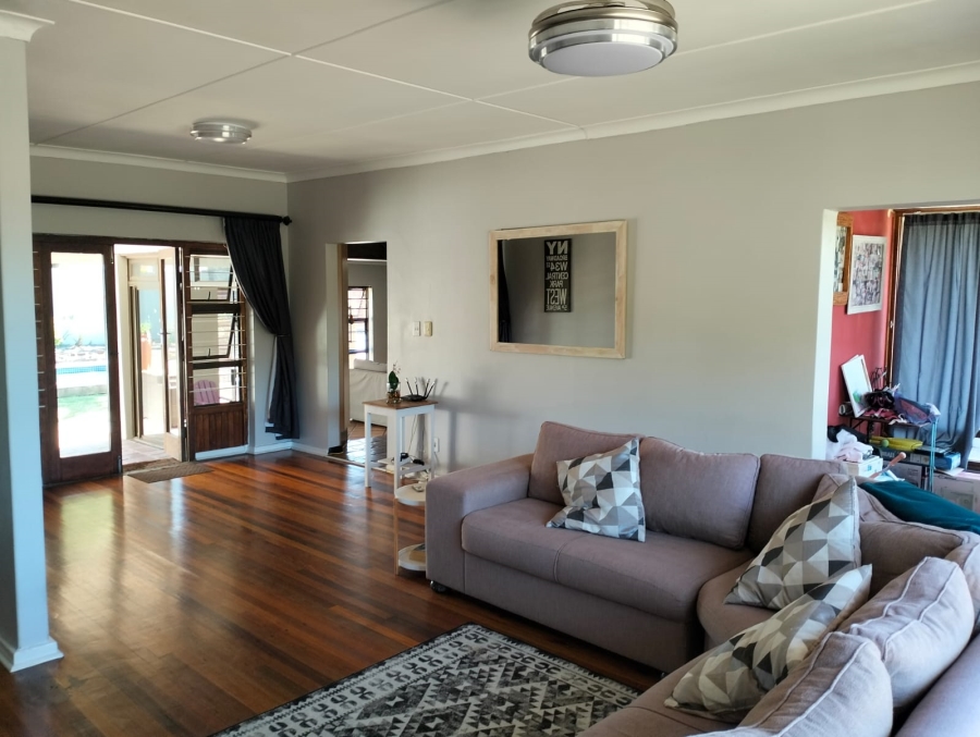 4 Bedroom Property for Sale in Beacon Bay Eastern Cape
